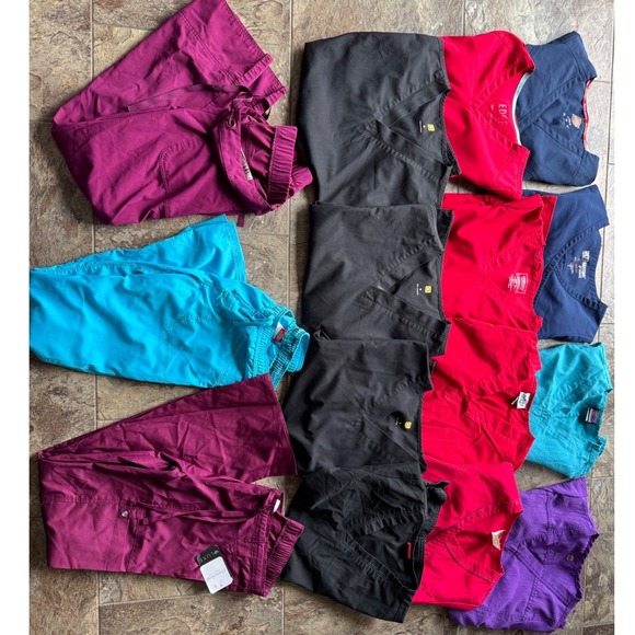 Cherokee Tops - Huge lot of women's uniform scrubs size small 15 pieces Nursing healthcare vet